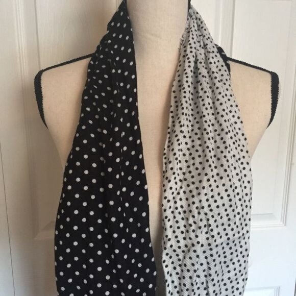 Polka dot two-tone infinity scarf - Picture 3 of 3